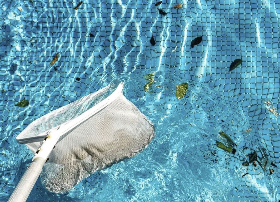 Professional pool skimming service in Newport Beach, CA